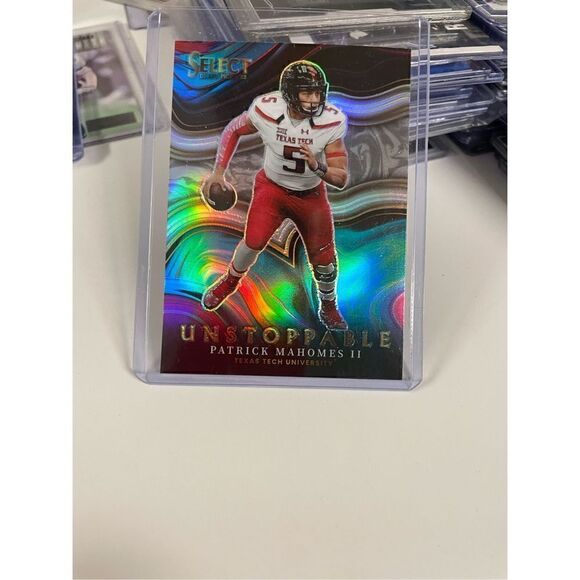 2022 select pat mahomes unstoppable sportscard in mint condition - Picture 2 of 3